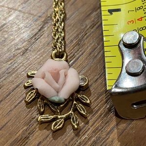 ⭐️3/$10 bundle price! Pink rose Goldtone necklace. 1928. Bundle and save.